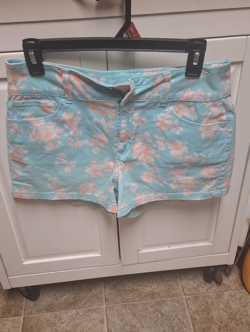 Women’s Floral Print Aqua Shorts Size 10